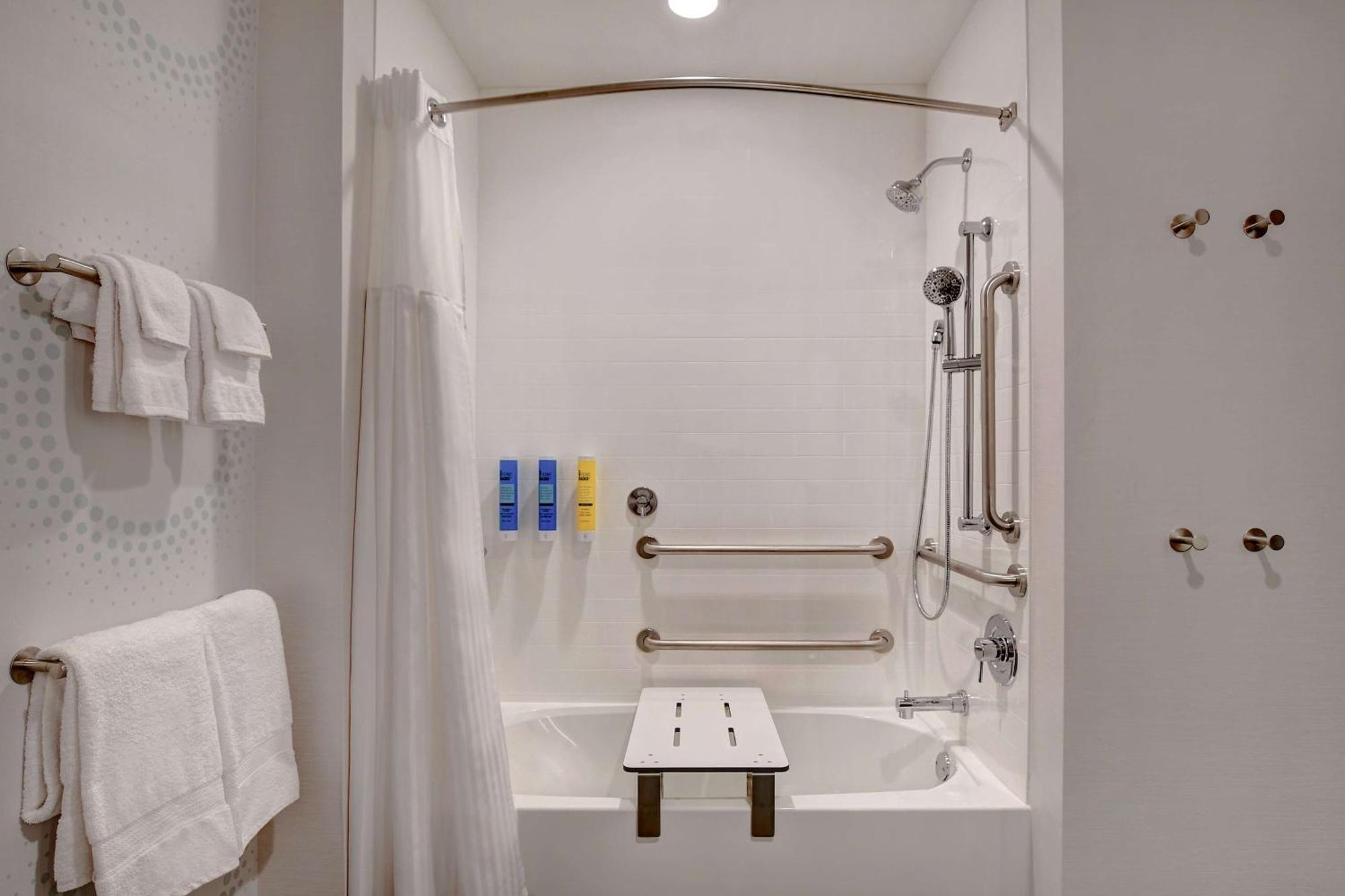 Tru By Hilton Columbia Greystone Hotel Bagian luar foto