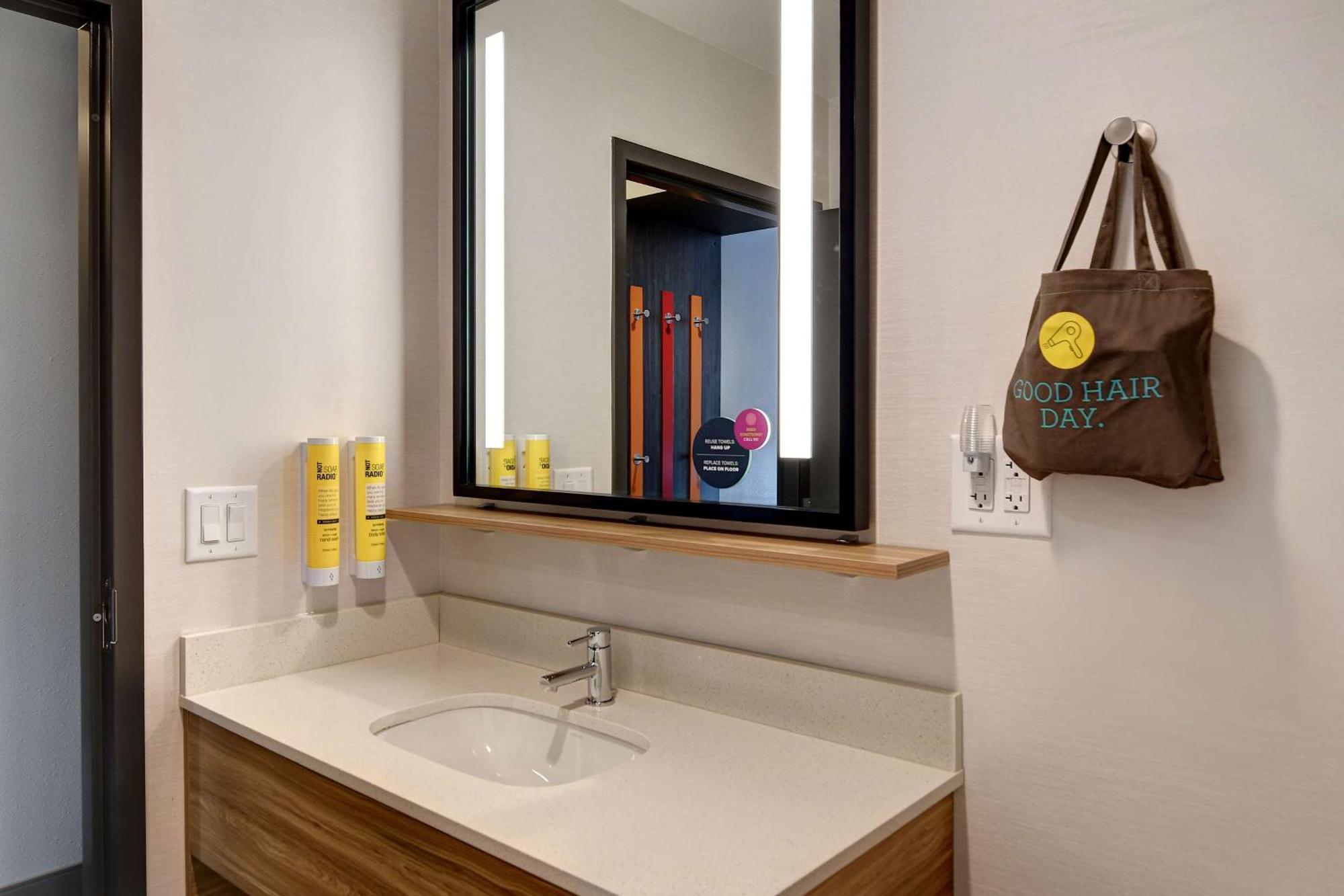 Tru By Hilton Columbia Greystone Hotel Bagian luar foto