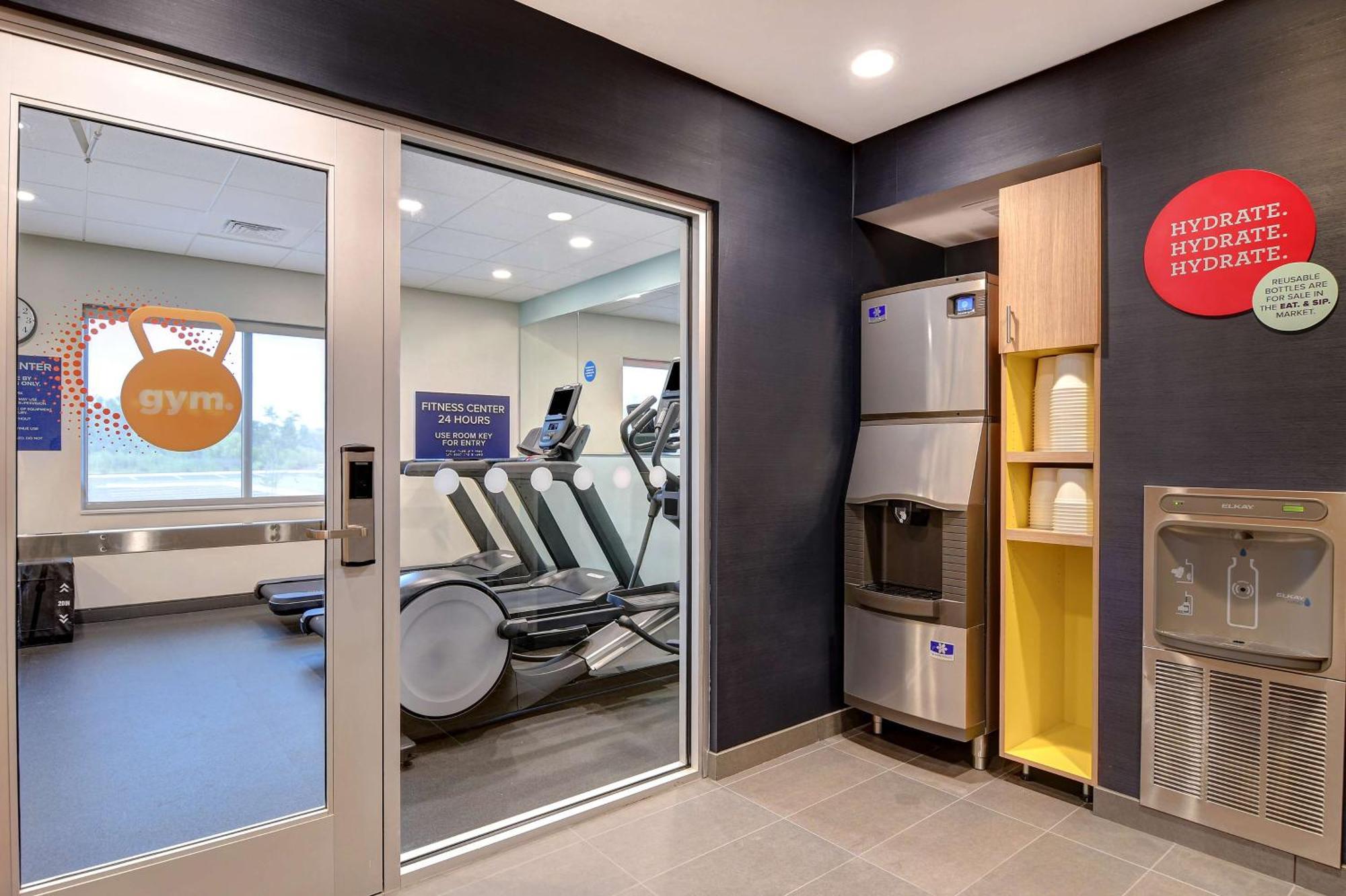 Tru By Hilton Columbia Greystone Hotel Bagian luar foto